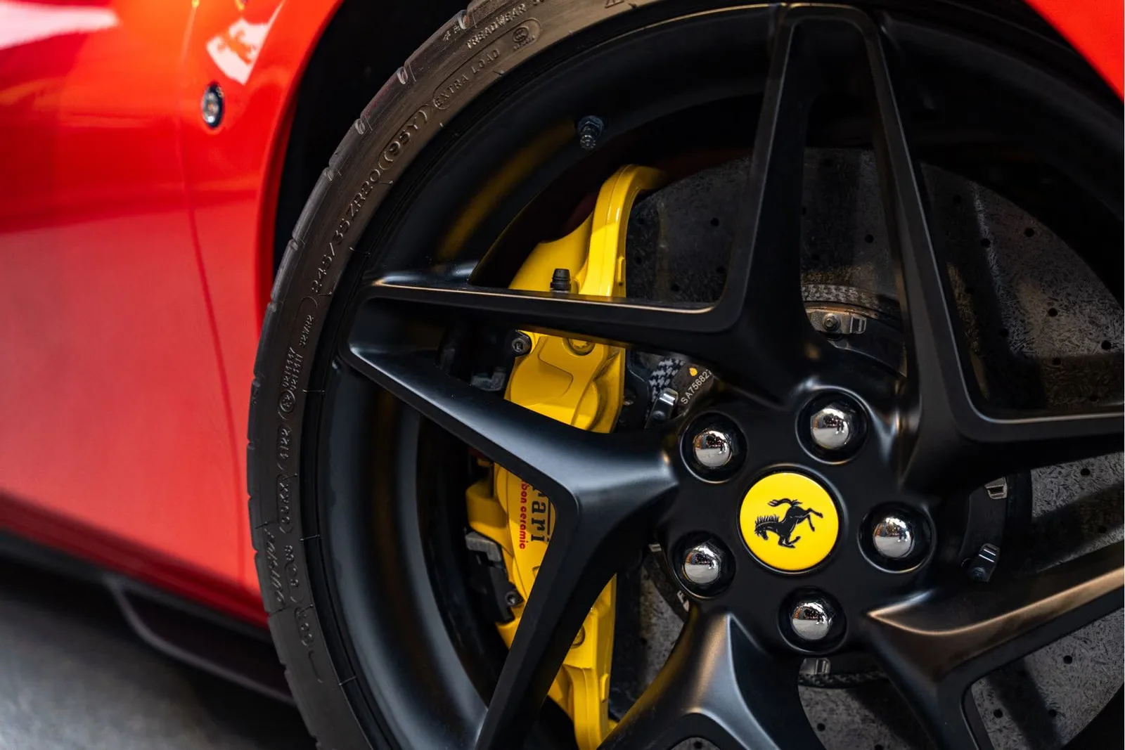 2023 Ferrari F8 Spider, 12/30