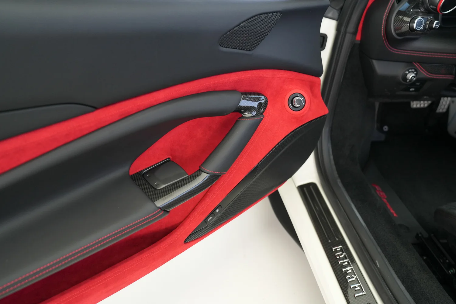 2023 Ferrari F8 Spider, 4/19