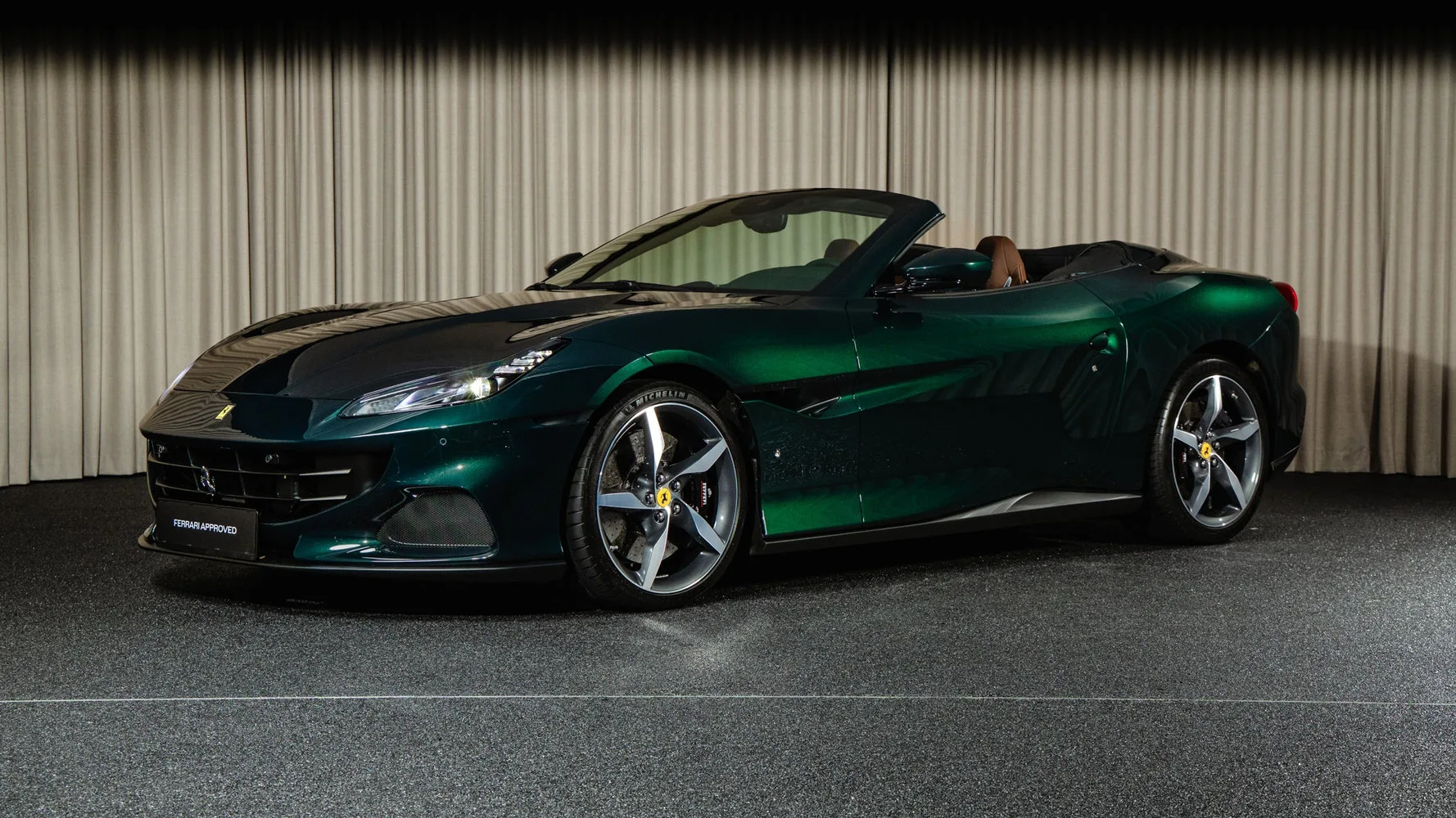 2023 Ferrari Portofino M angeboten von einem Fachhändler in Kongens Lyngby, Dänemark, Hauptfoto