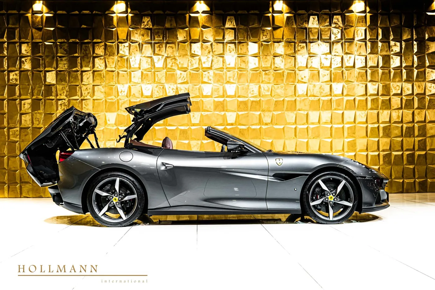 2023 Ferrari Portofino M offered by a specialist dealer in Stuhr, Germany, photo 4 of 8