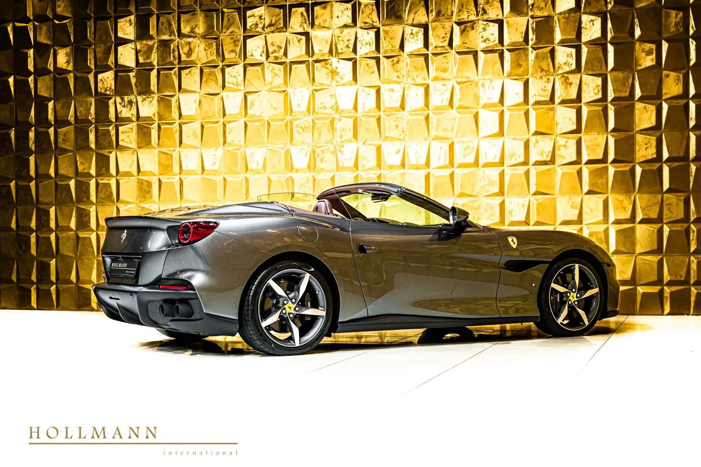 2023 Ferrari Portofino M offered by a specialist dealer in Stuhr, Germany, photo 7 of 8