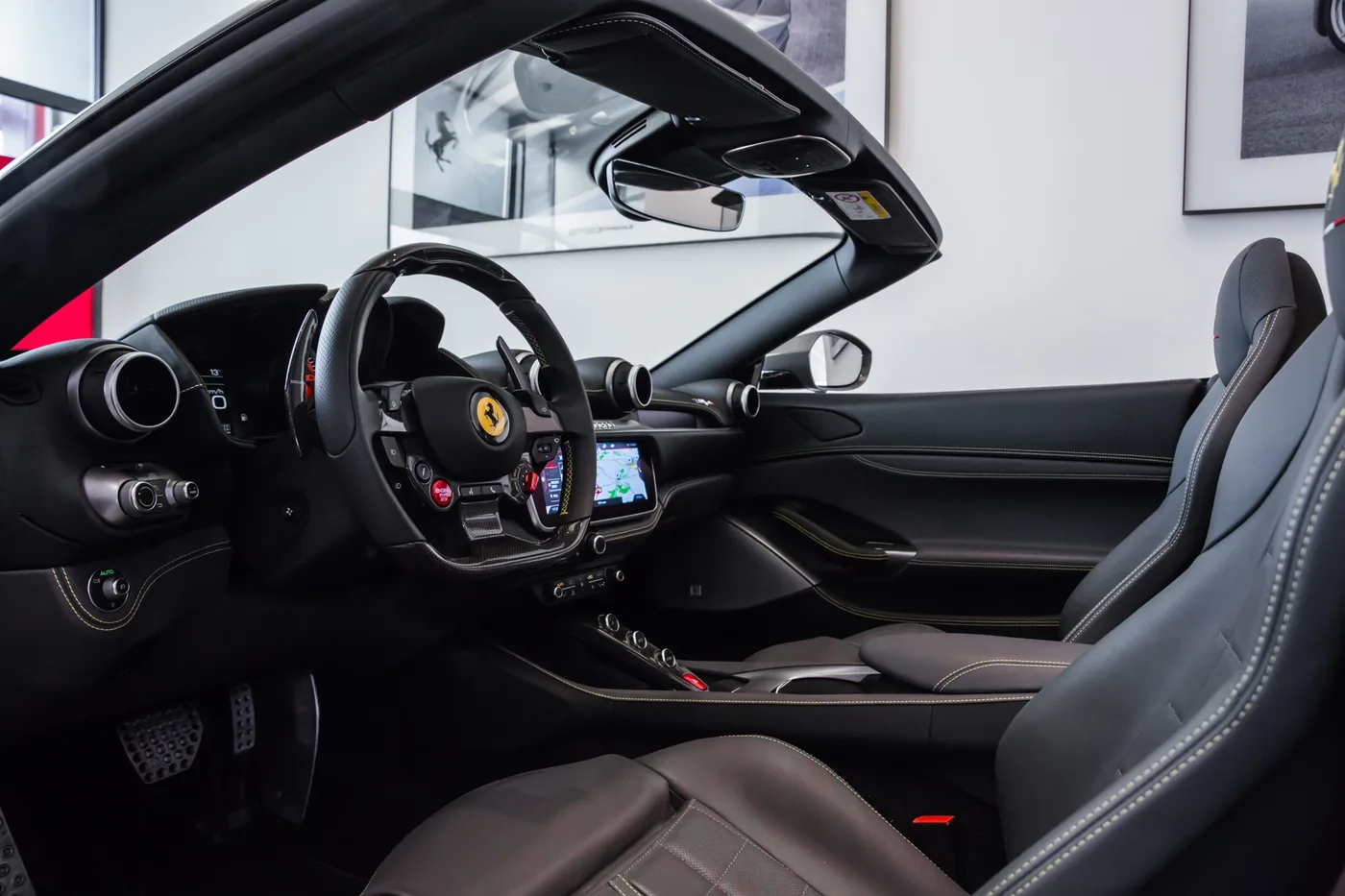 2023 Ferrari Portofino M angeboten von einem Fachhändler in Hengelo, Niederlande, Foto 5 von 15