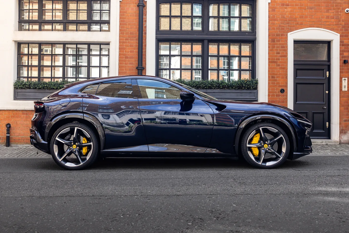 2023 Ferrari Purosangue angeboten von einer Vertragshändlergruppe in Mayfair, Vereinigtes Königreich, Foto 2 von 25
