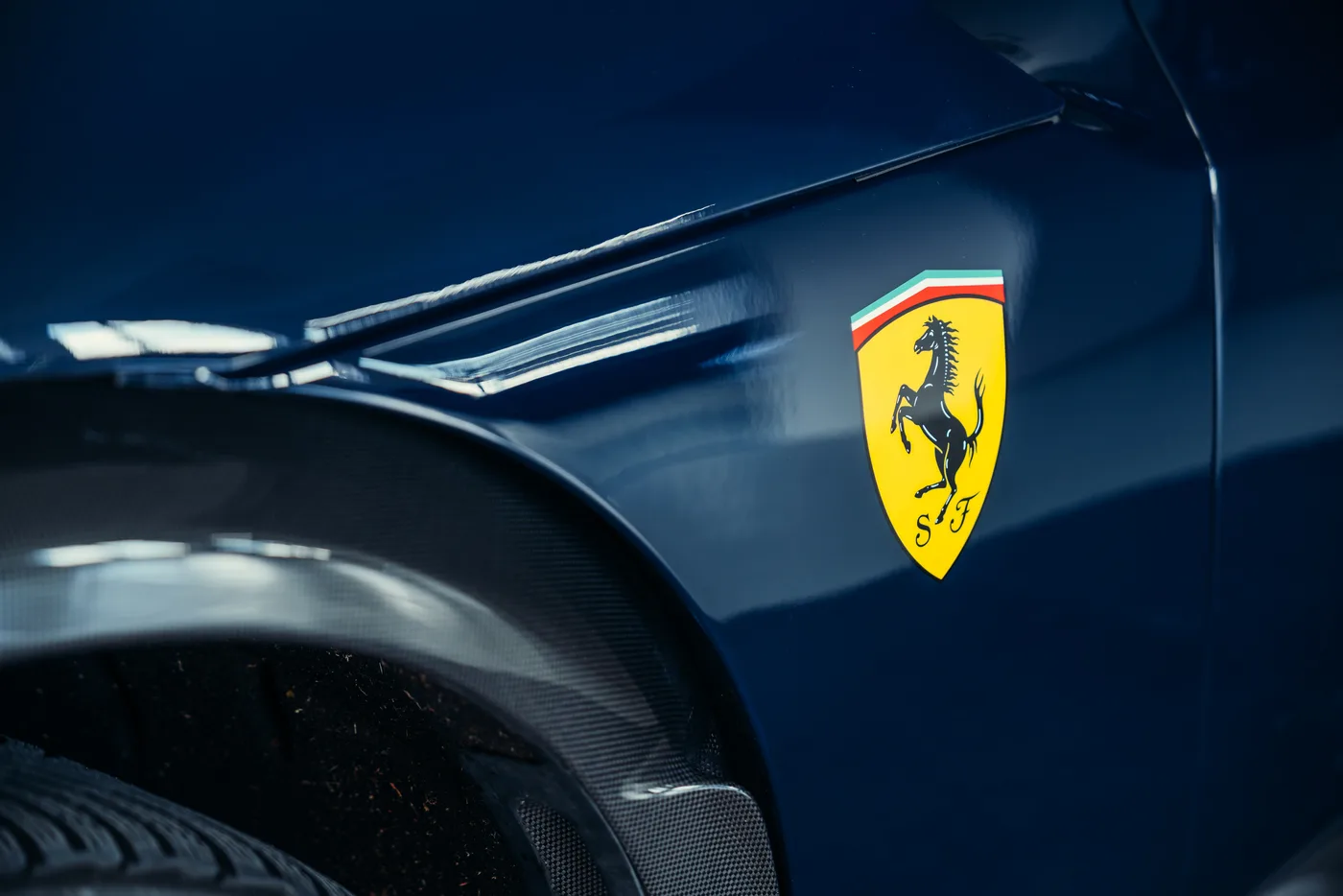 2023 Ferrari Purosangue angeboten von einem Oldtimerspezialisten in Stuttgart, Deutschland, Foto 12 von 25