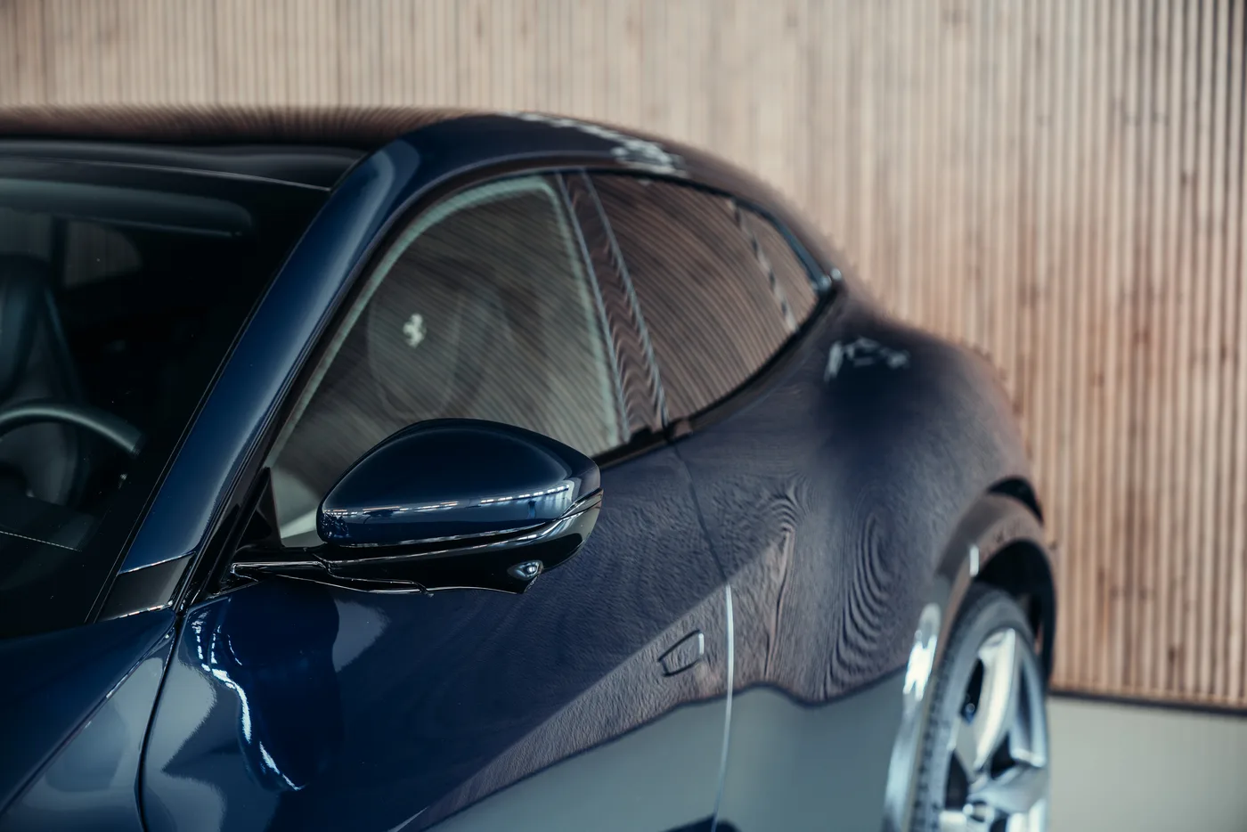2023 Ferrari Purosangue angeboten von einem Oldtimerspezialisten in Stuttgart, Deutschland, Foto 13 von 25