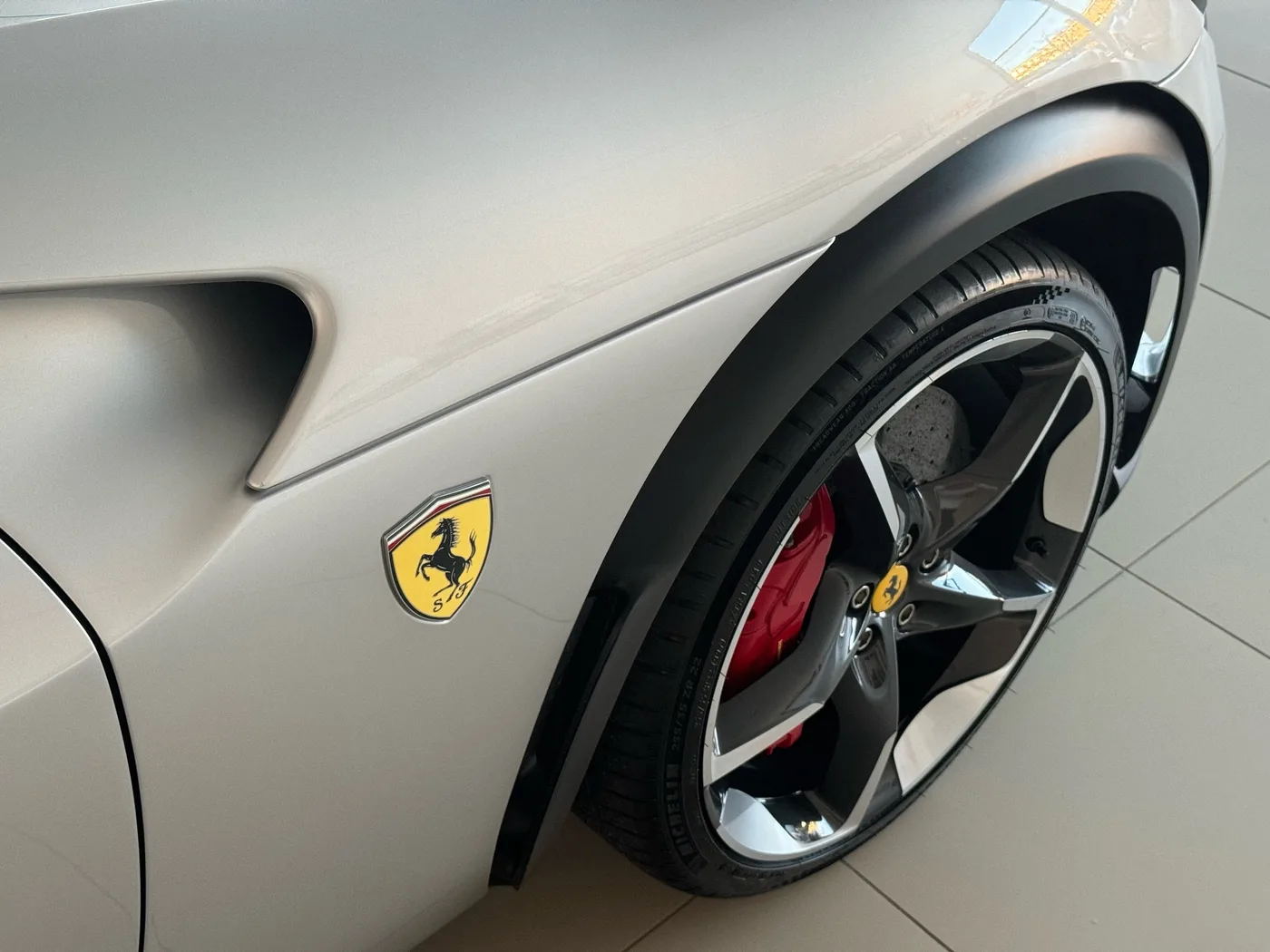2023 Ferrari Purosangue angeboten von einem Fachhändler in Frankfurt am Main, Deutschland, Foto 15 von 15