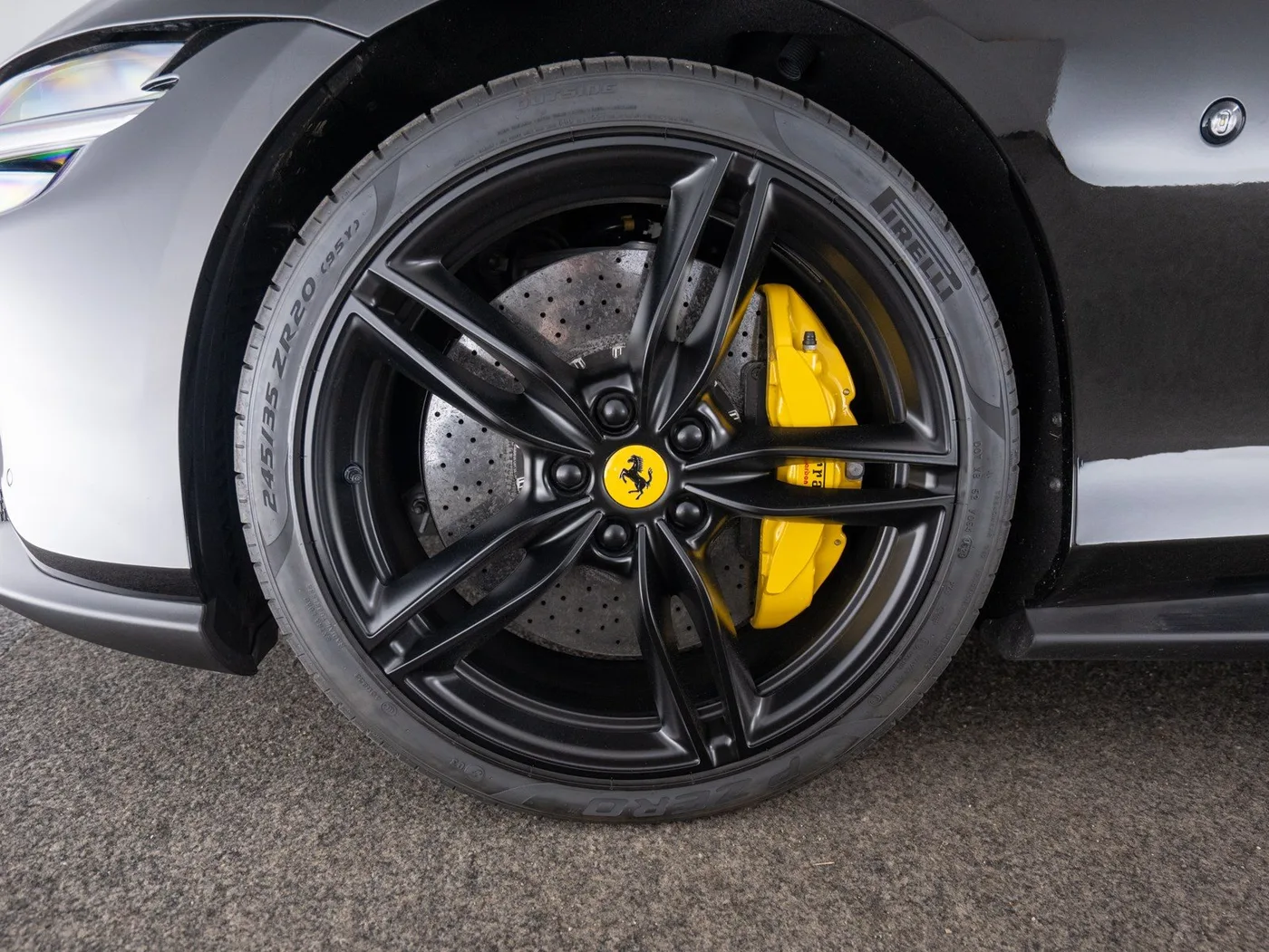 2023 Ferrari Roma offered by a specialist dealer in Singen, Germany, photo 9 of 15