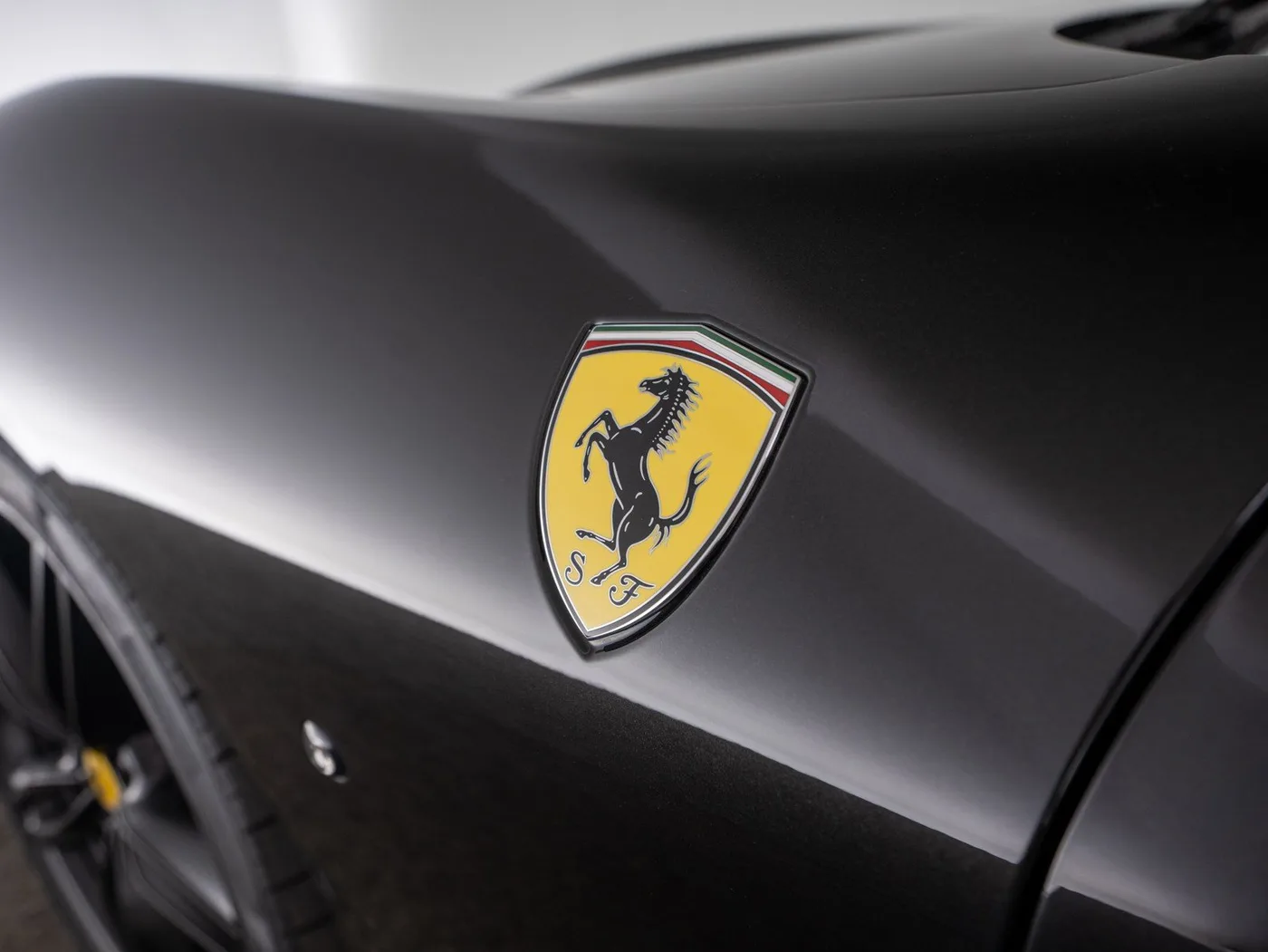2023 Ferrari Roma offered by a specialist dealer in Singen, Germany, photo 11 of 15