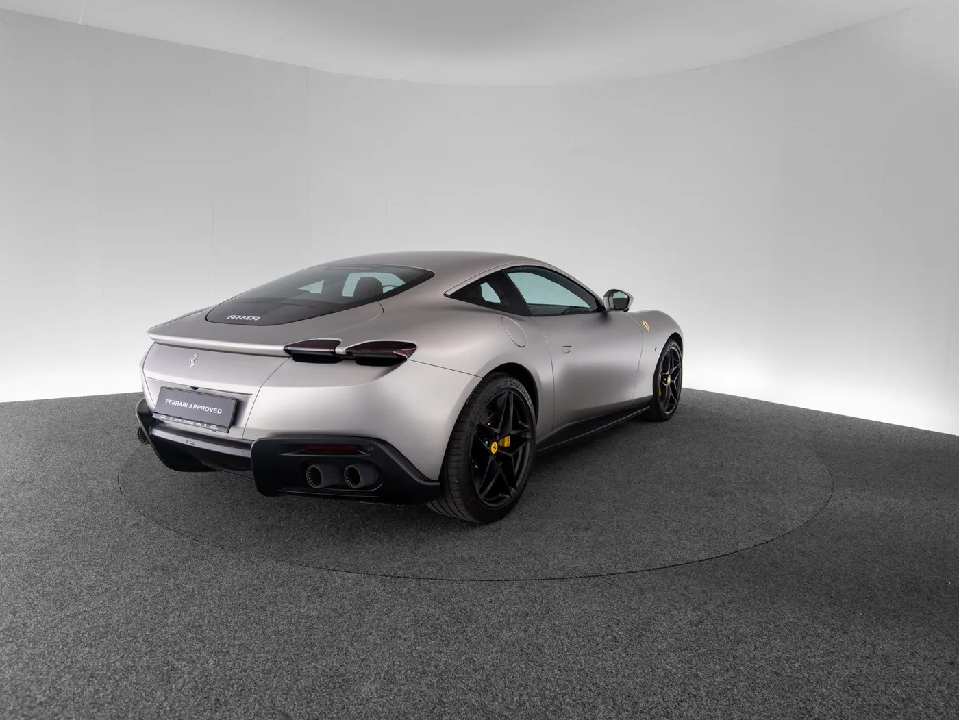 2023 Ferrari Roma offered by a specialist dealer in Singen, Germany, photo 5 of 15