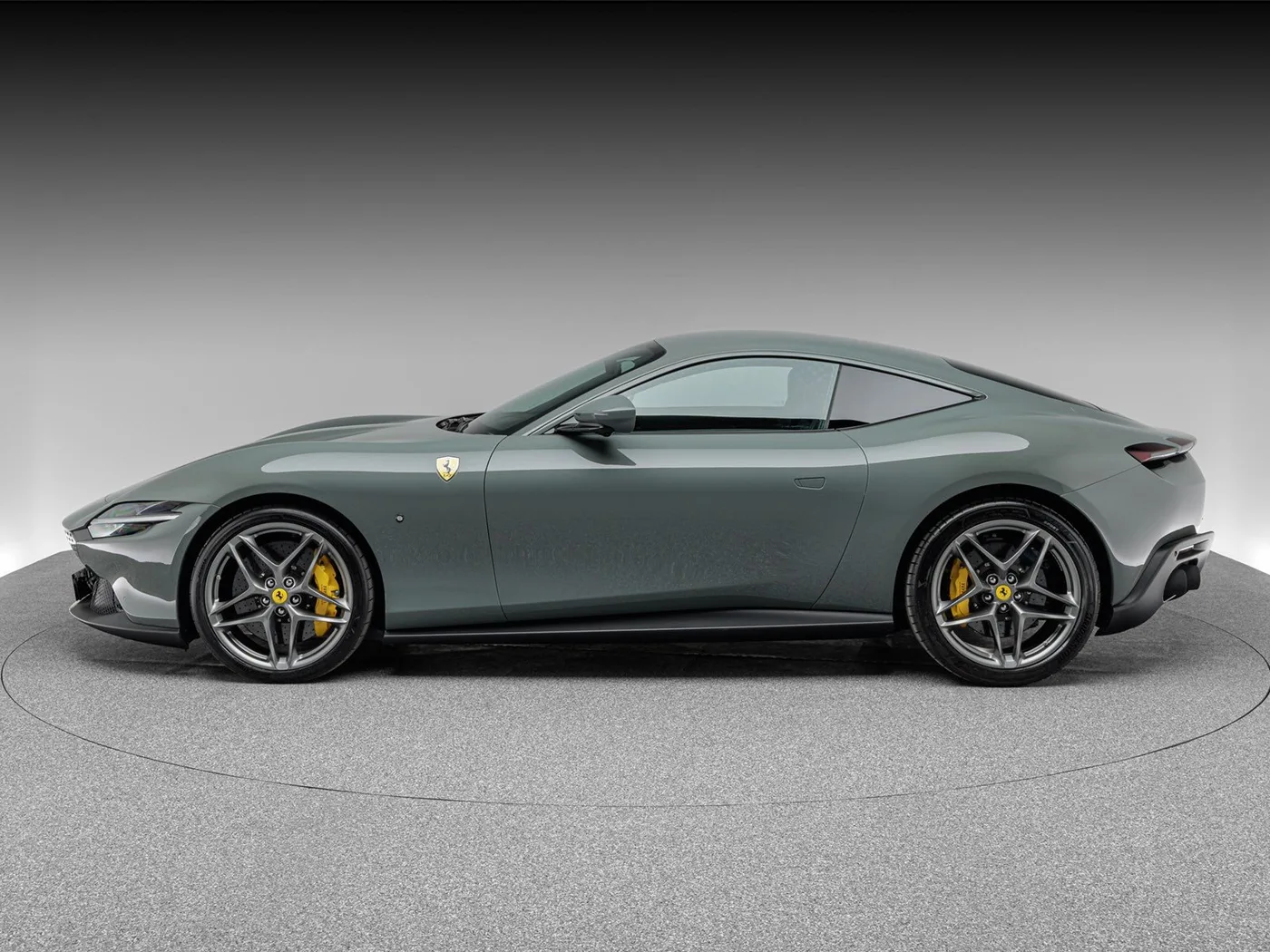 2023 Ferrari Roma offered by a specialist dealer in Böblingen, Germany, photo 2 of 15