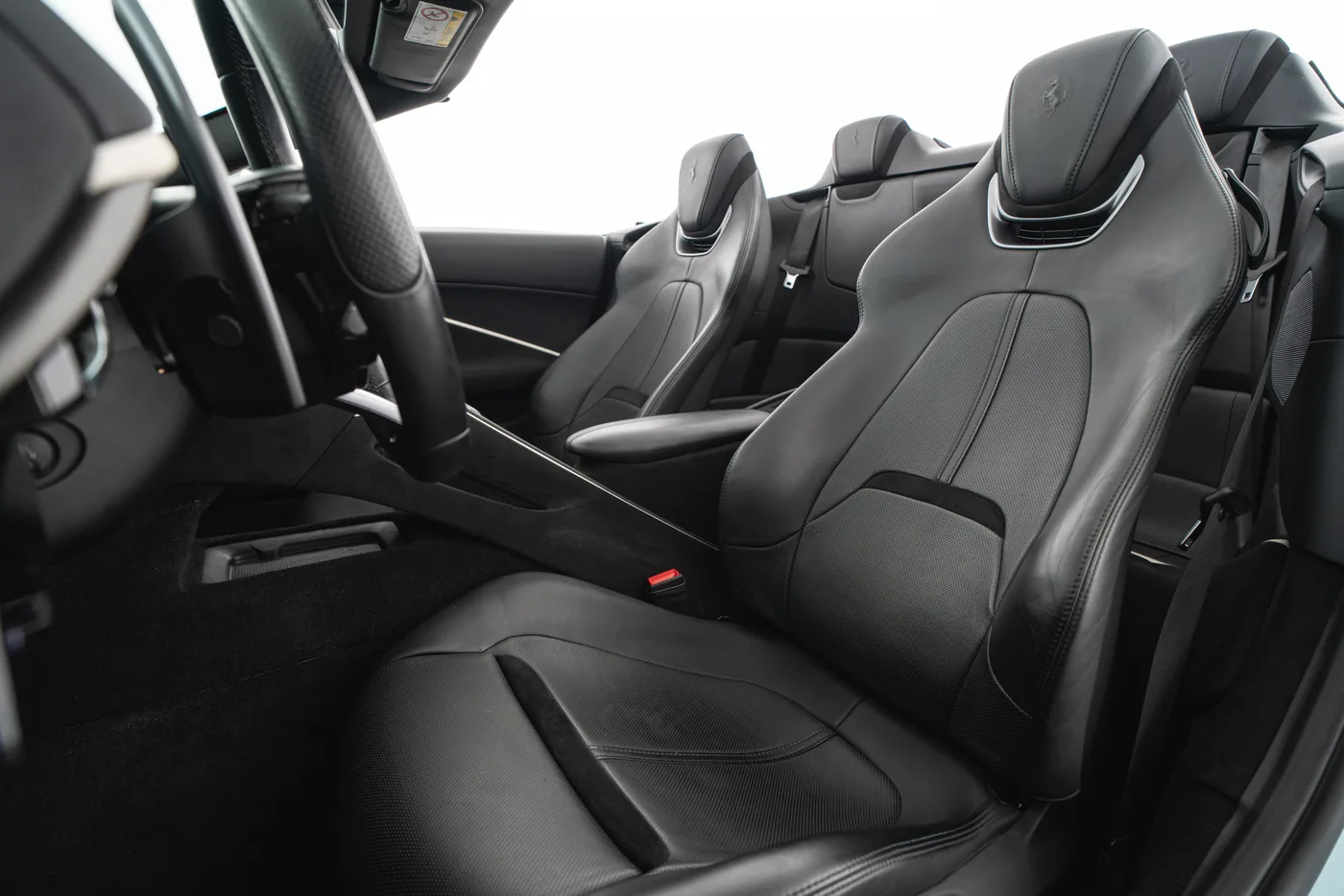 2023 Ferrari Roma Spider proposée par un concessionnaire spécialisé à Vösendorf, Autriche, photo 6 sur 15
