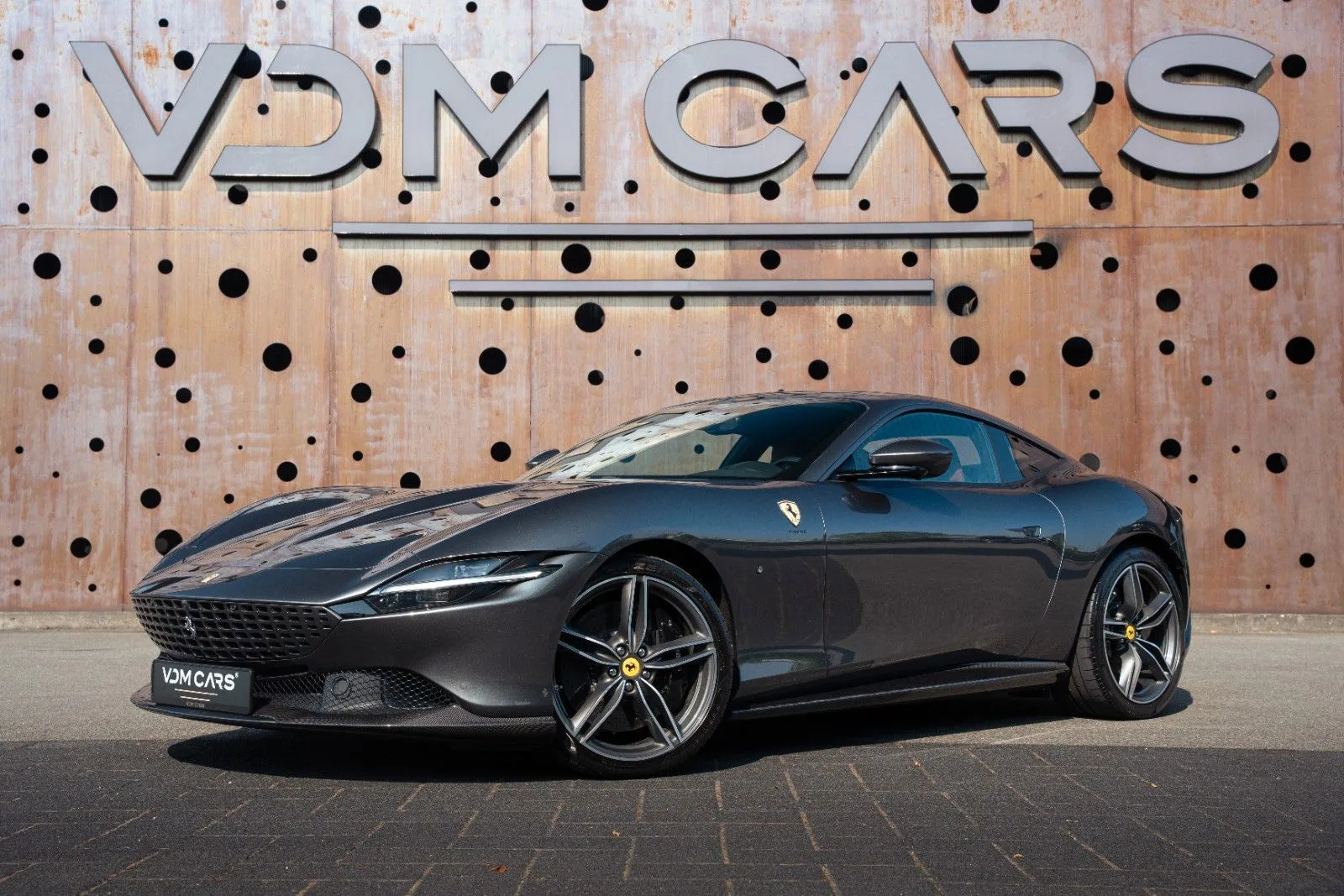2023 Ferrari Roma angeboten von einem Supersportwagenhändler in Gronau, Deutschland, Hauptfoto