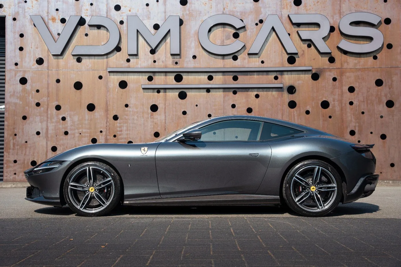 2023 Ferrari Roma offered by a supercar dealer in Gronau, Germany, photo 8 of 25
