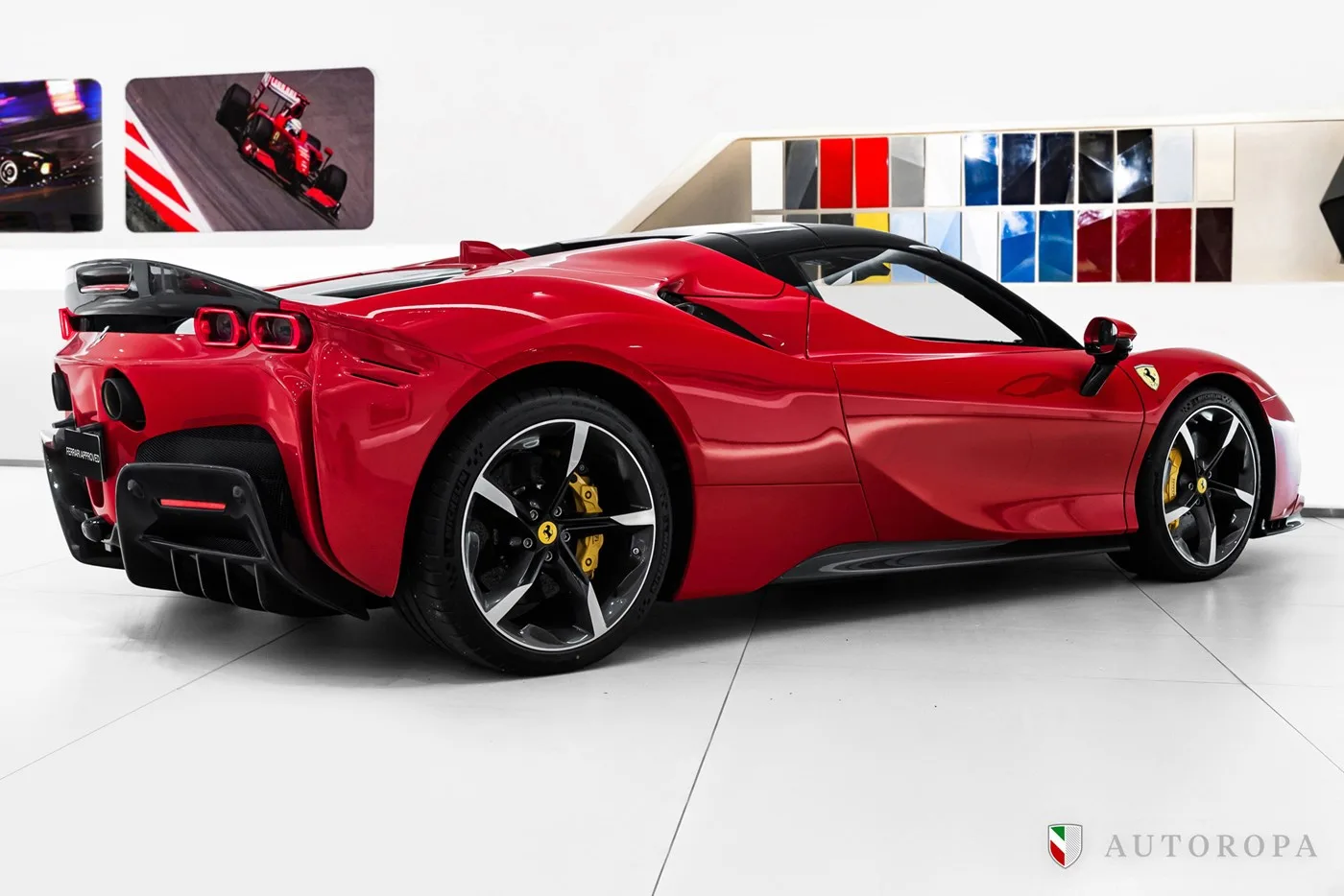 2023 Ferrari SF90 Spider proposée par un concessionnaire agréé Ferrari et Maserati à Stockholm, Suède, photo 5 sur 9
