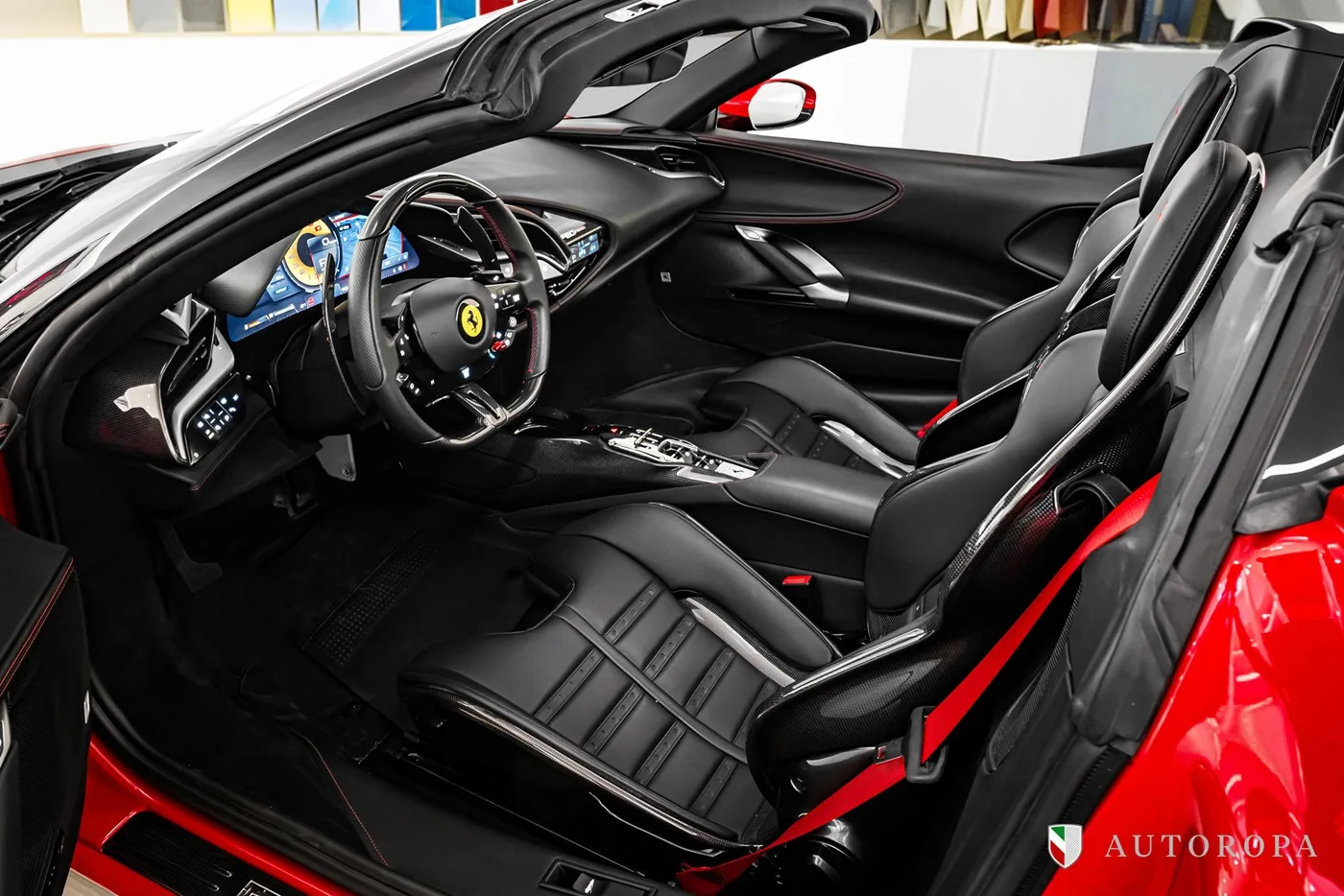 2023 Ferrari SF90 Spider proposée par un concessionnaire agréé Ferrari et Maserati à Stockholm, Suède, photo 6 sur 9