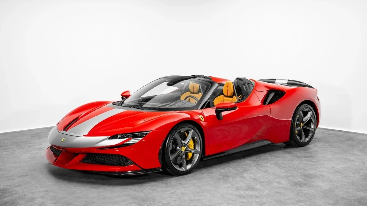2023 Ferrari SF90 Spider Assetto Fiorano proposée par un concessionnaire spécialisé à Dubai, Émirats arabes unis, photo 2 sur 25