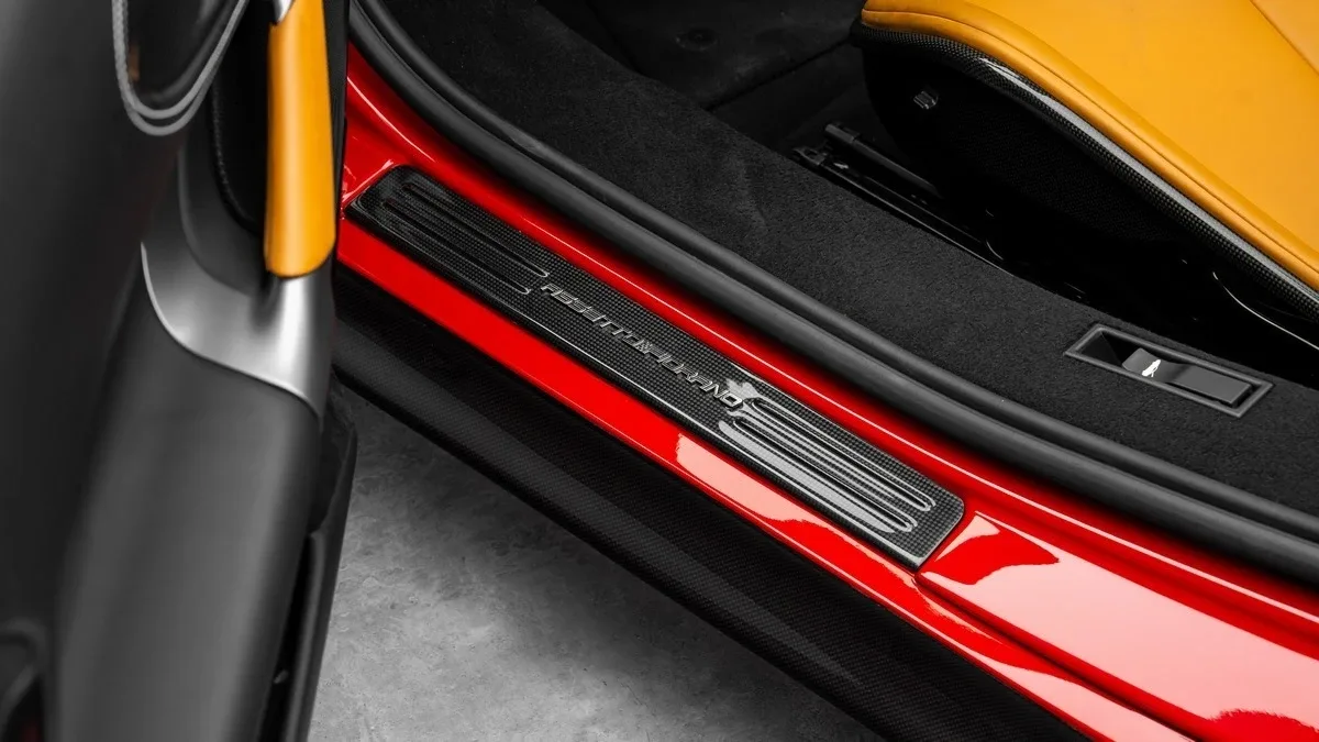 2023 Ferrari SF90 Spider Assetto Fiorano proposée par un concessionnaire spécialisé à Dubai, Émirats arabes unis, photo 10 sur 25