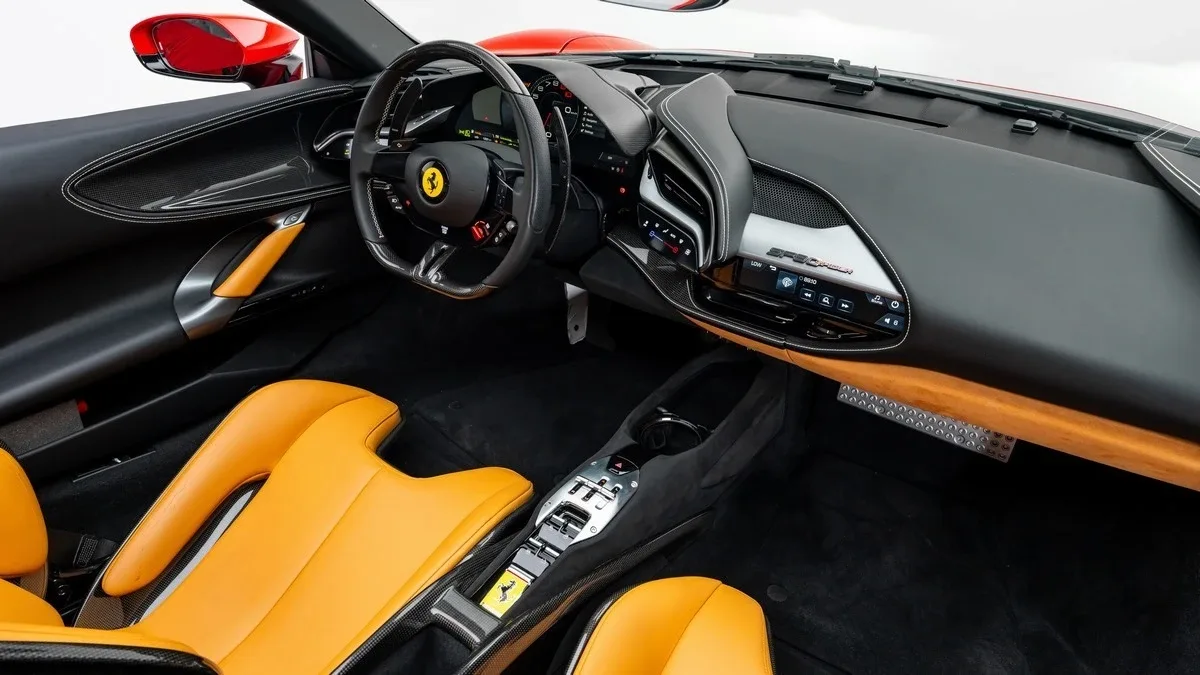 2023 Ferrari SF90 Spider Assetto Fiorano proposée par un concessionnaire spécialisé à Dubai, Émirats arabes unis, photo 14 sur 25