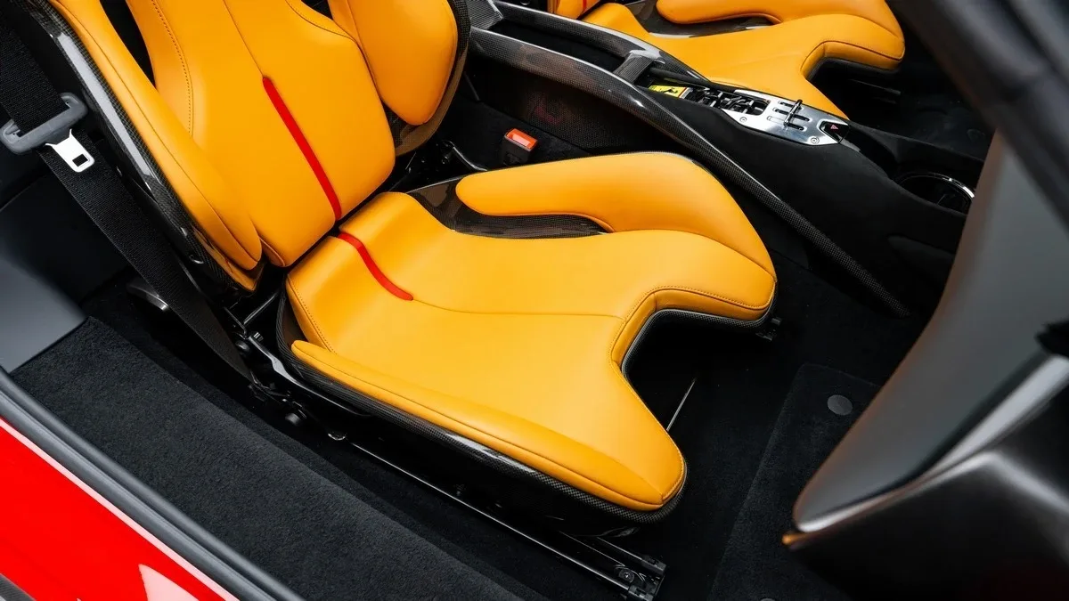 2023 Ferrari SF90 Spider Assetto Fiorano proposée par un concessionnaire spécialisé à Dubai, Émirats arabes unis, photo 20 sur 25