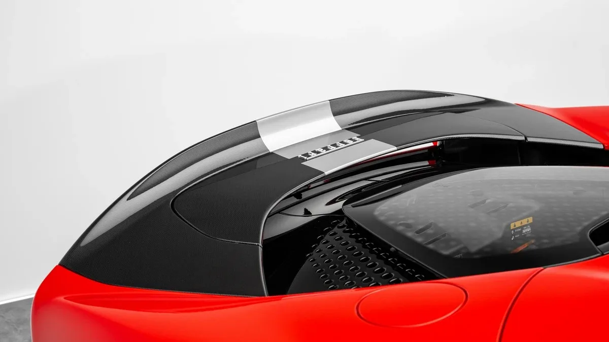 2023 Ferrari SF90 Spider Assetto Fiorano proposée par un concessionnaire spécialisé à Dubai, Émirats arabes unis, photo 24 sur 25