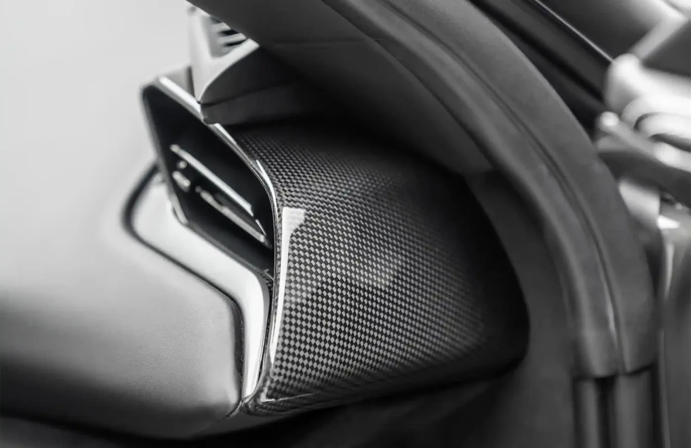 2023 Ferrari SF90 Spider Assetto Fiorano proposée par un concessionnaire spécialisé à Dubai, Émirats arabes unis, photo 8 sur 10