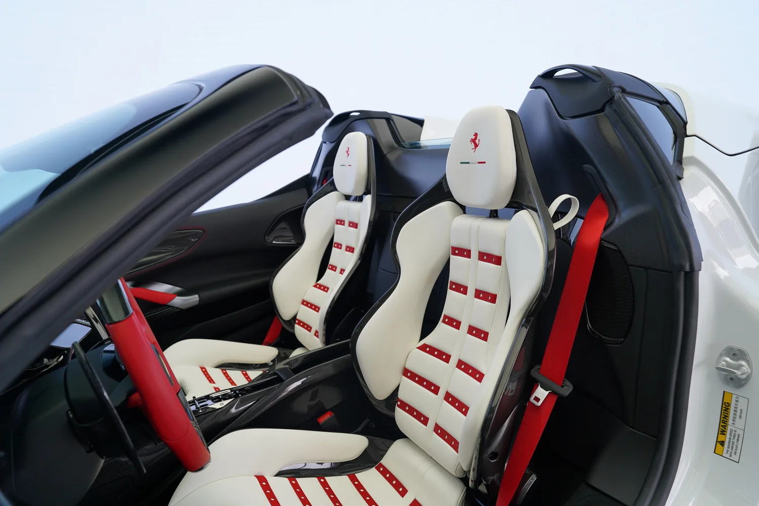 2023 Ferrari SF90 Spider Assetto Fiorano, 2/20