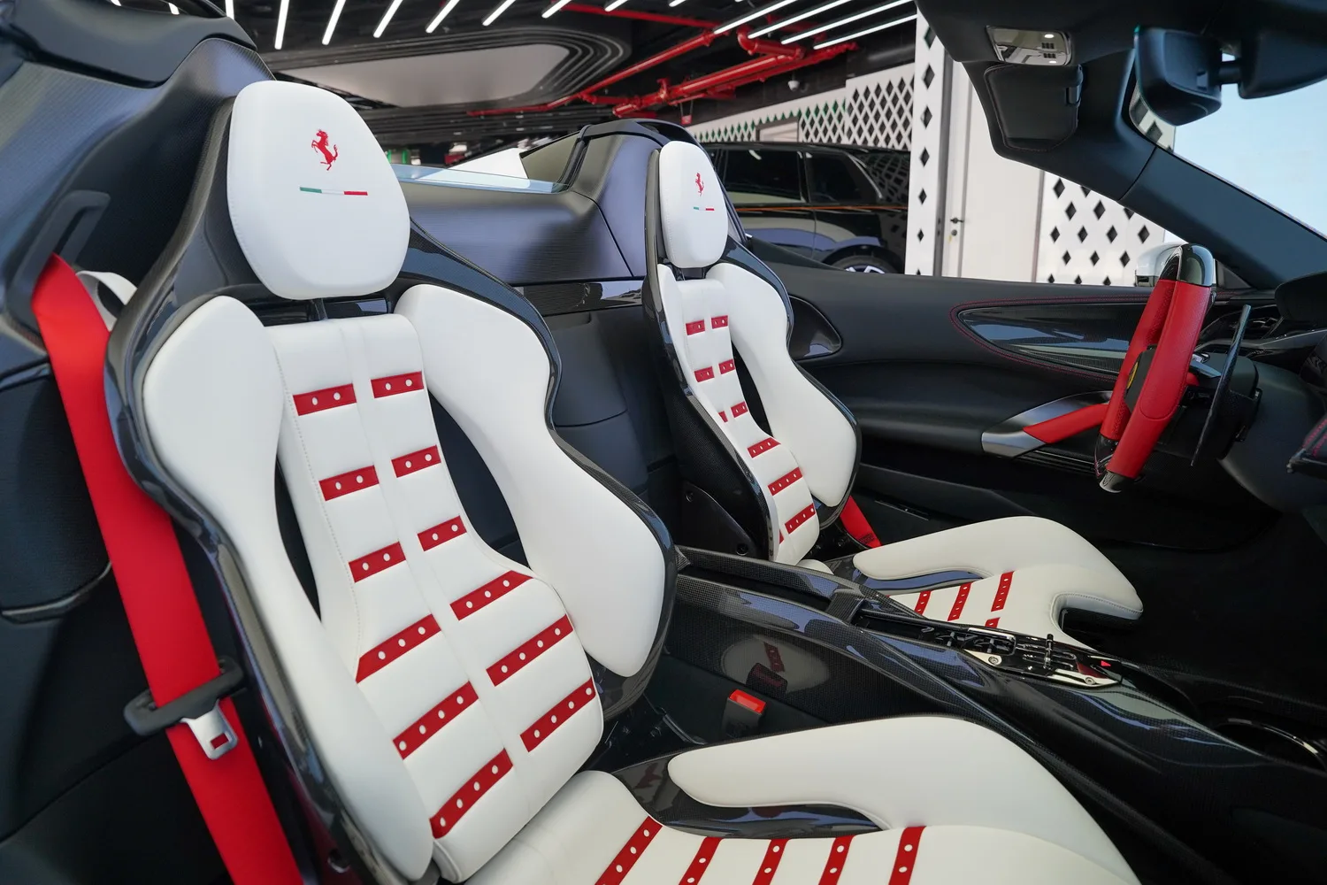 2023 Ferrari SF90 Spider Assetto Fiorano, 14/20
