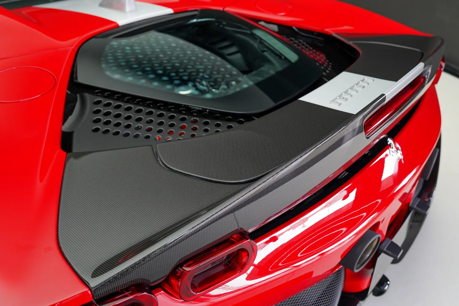 2023 Ferrari SF90 Spider Assetto Fiorano, 4/19