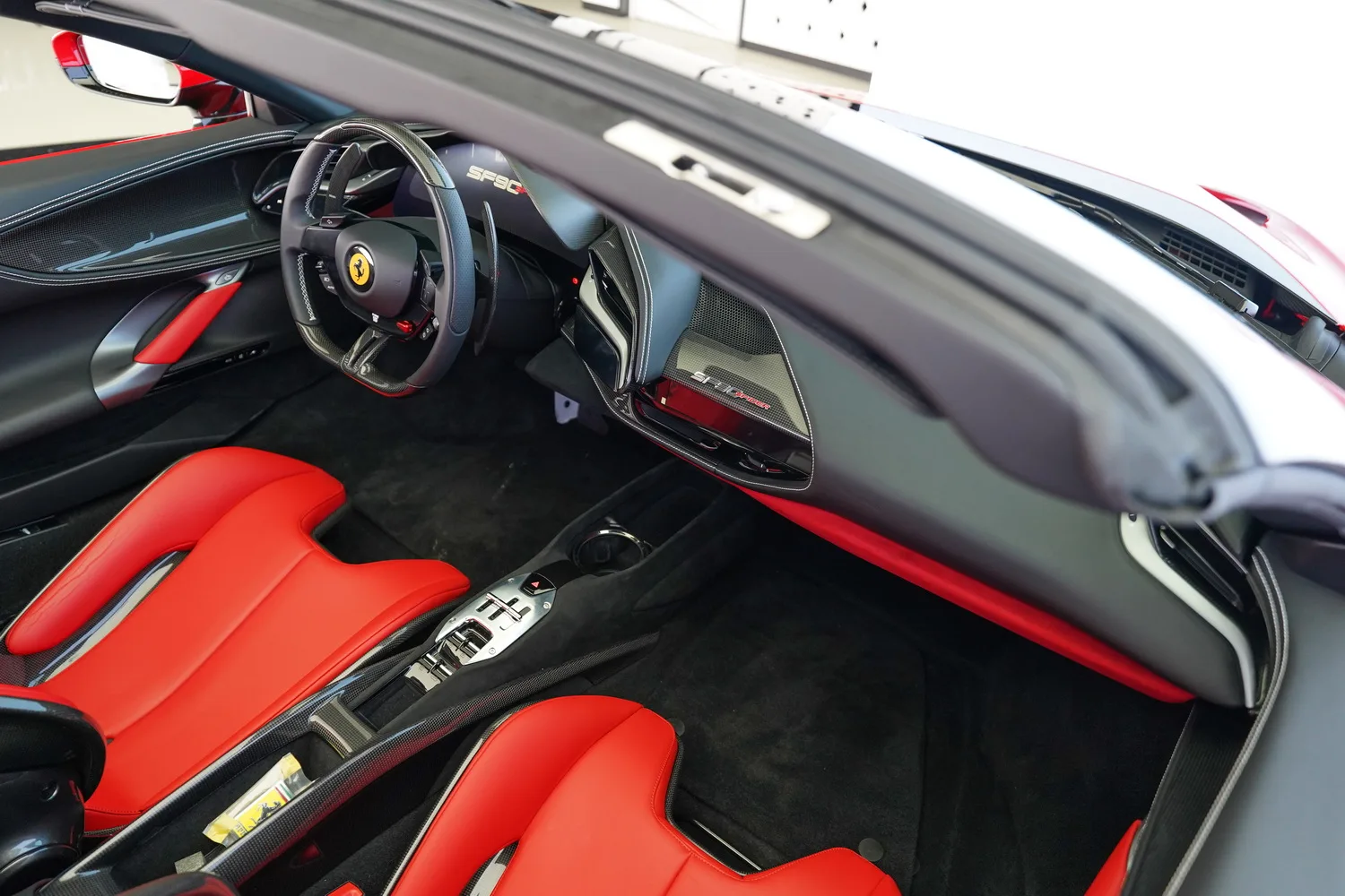 2023 Ferrari SF90 Spider Assetto Fiorano, 15/19