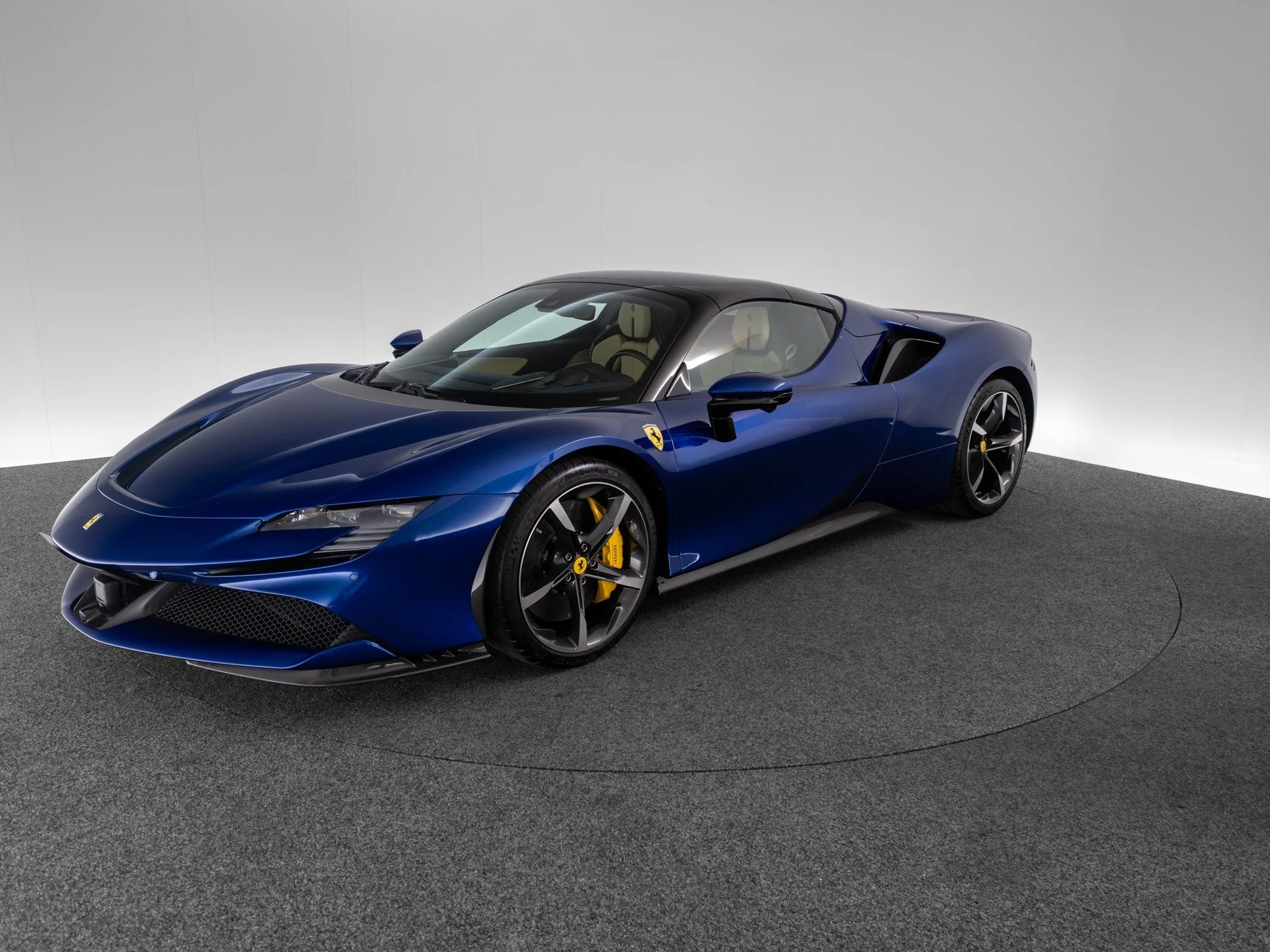 2023 Ferrari SF90 Spider, 5/30