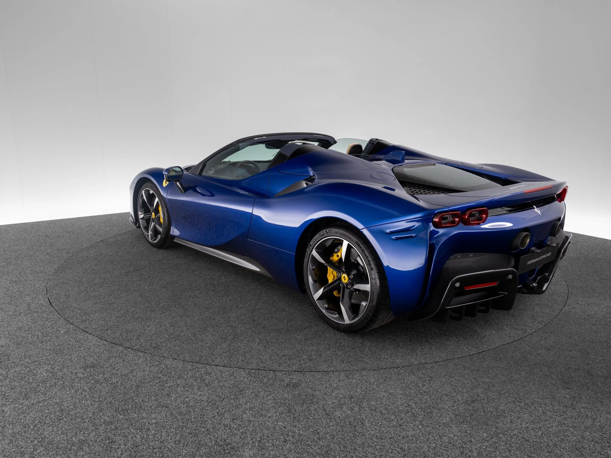 2023 Ferrari SF90 Spider, 7/30