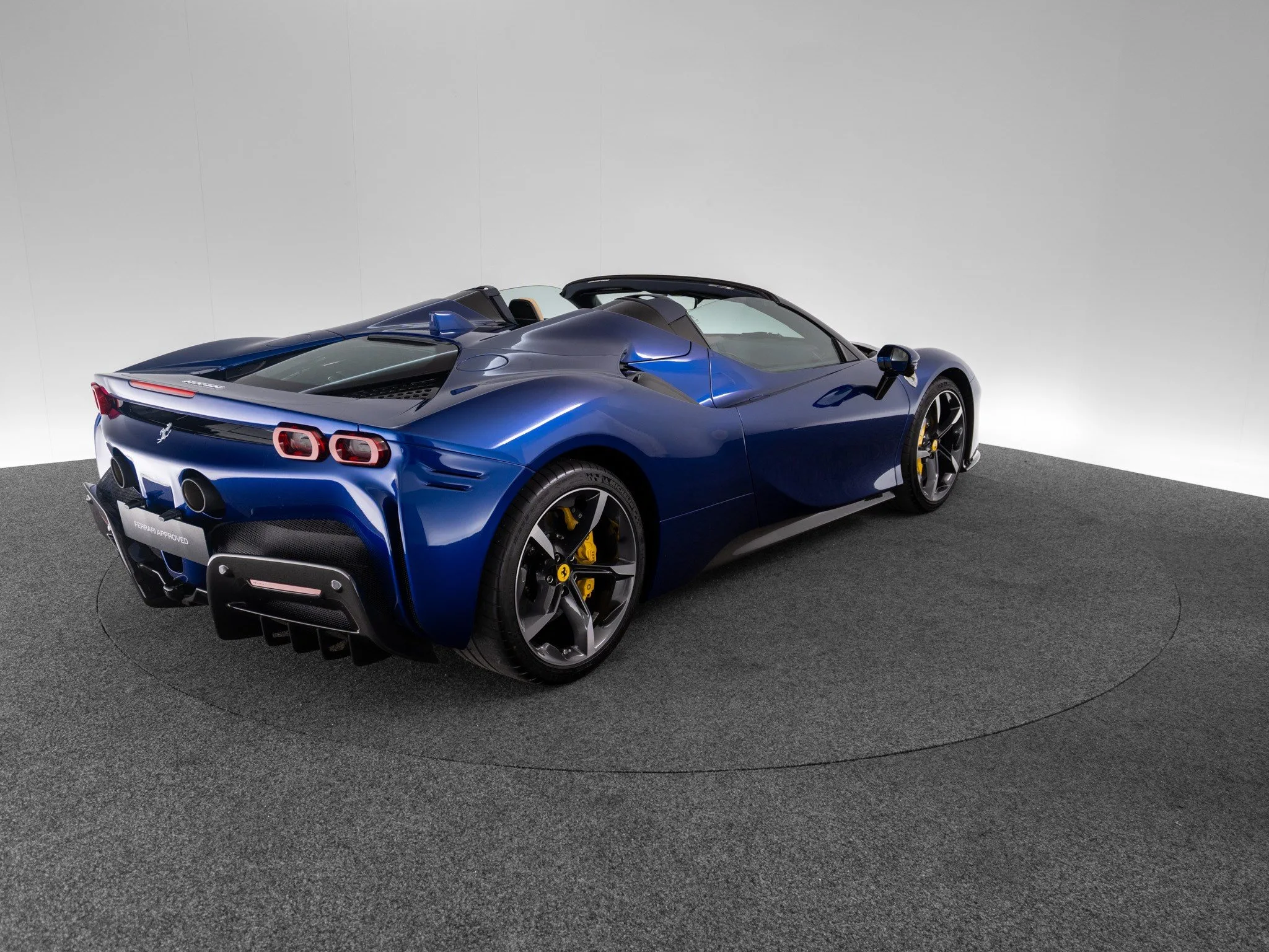 2023 Ferrari SF90 Spider, 8/30