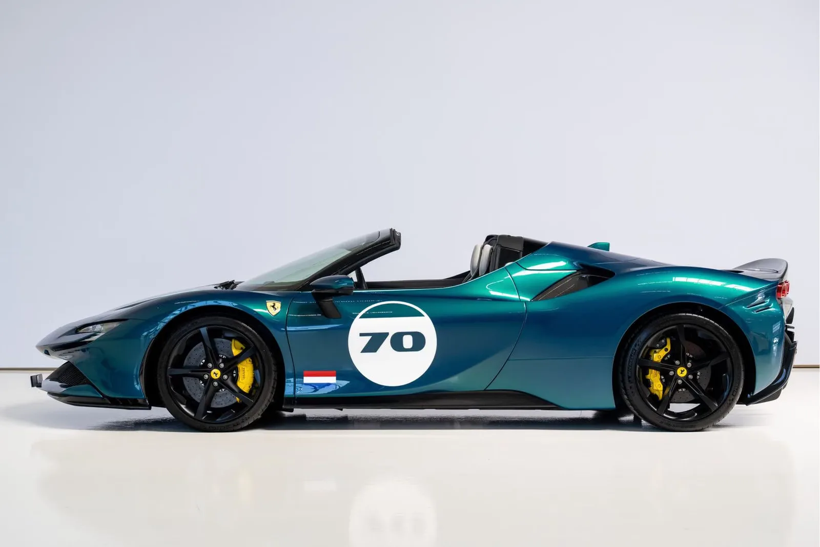 2023 Ferrari SF90 Spider Assetto Fiorano, 5/25