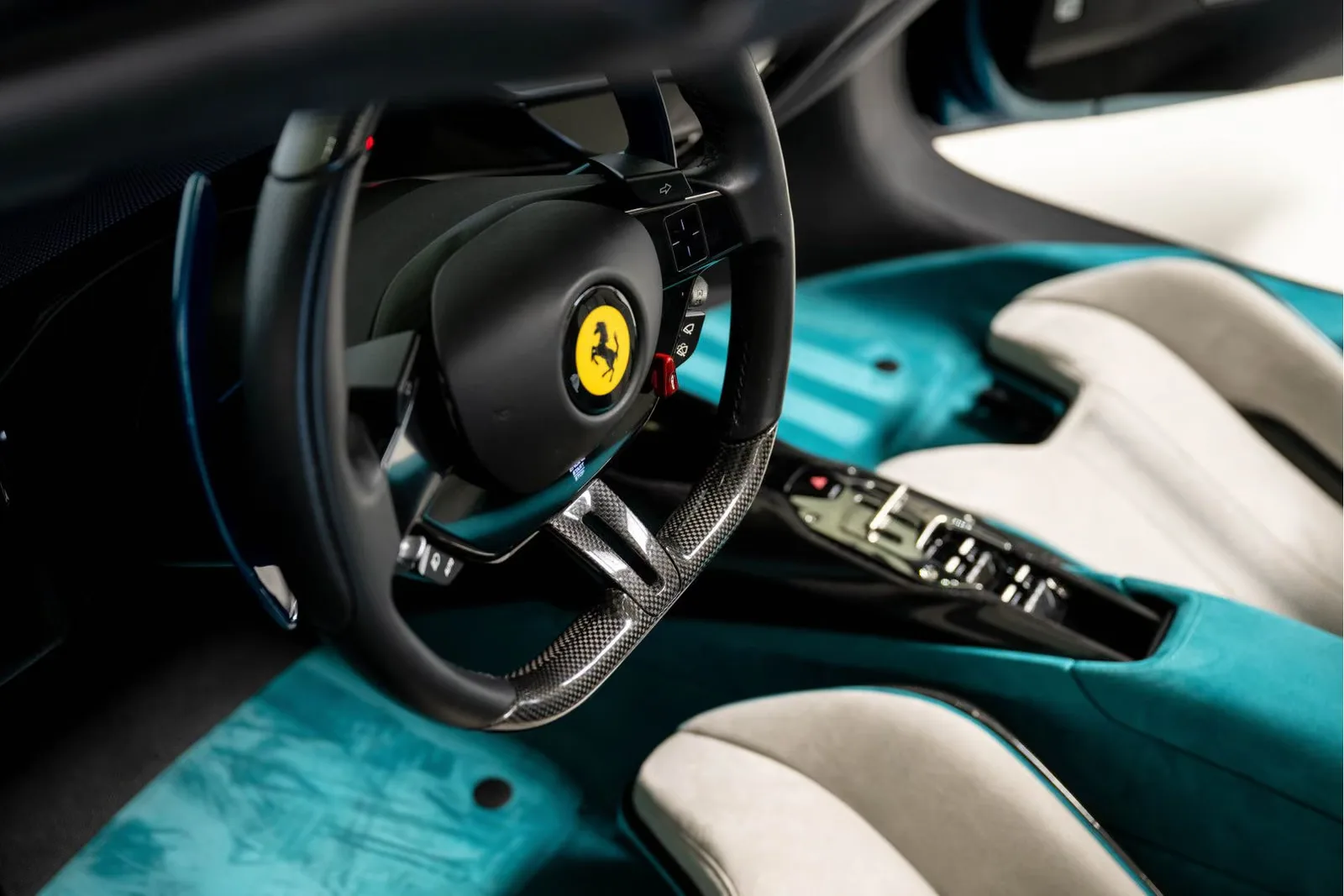 2023 Ferrari SF90 Spider Assetto Fiorano, 23/25