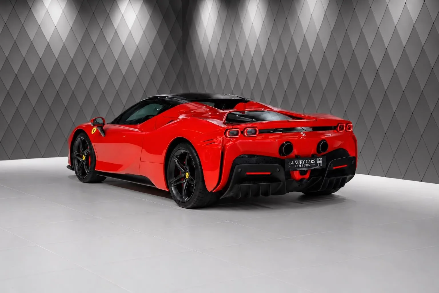 2023 Ferrari SF90 Spider, 5/28