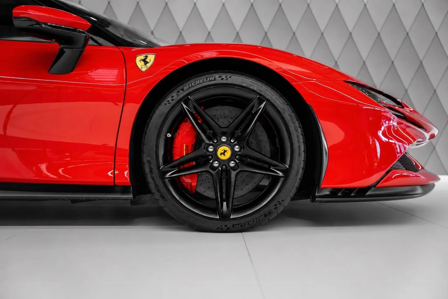 2023 Ferrari SF90 Spider, 6/28