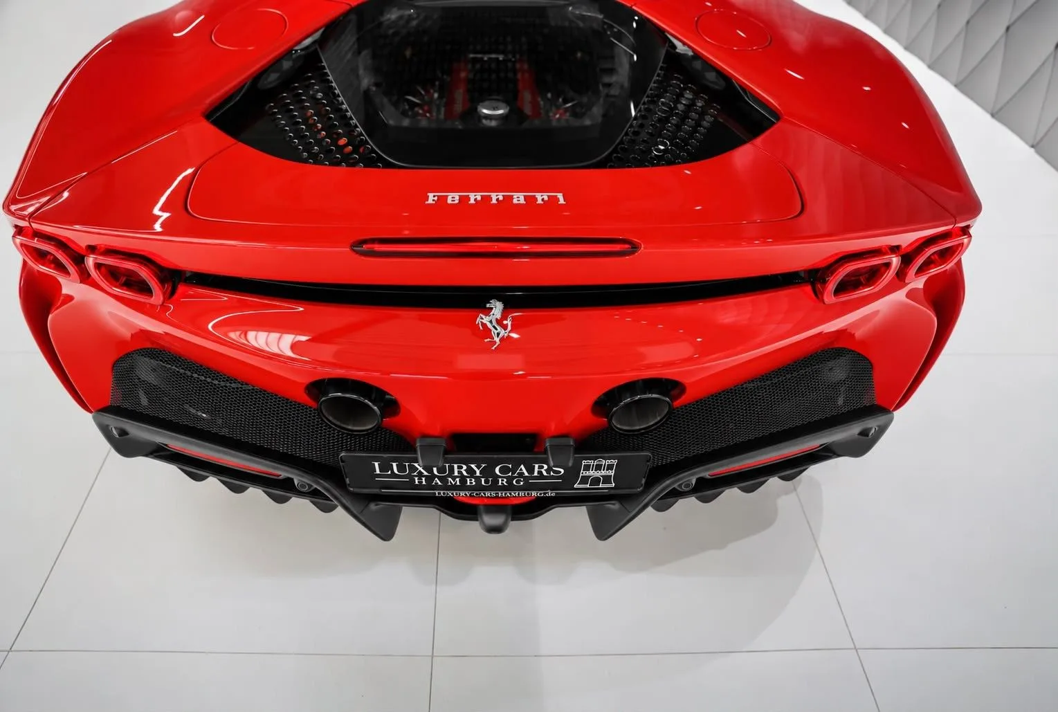2023 Ferrari SF90 Spider, 7/28