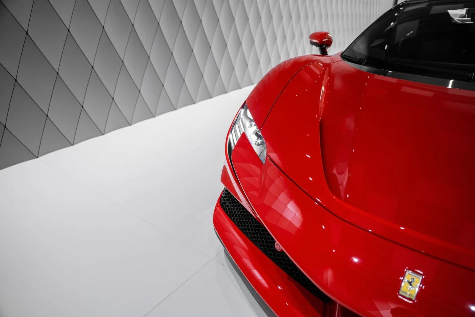 2023 Ferrari SF90 Spider, 8/28