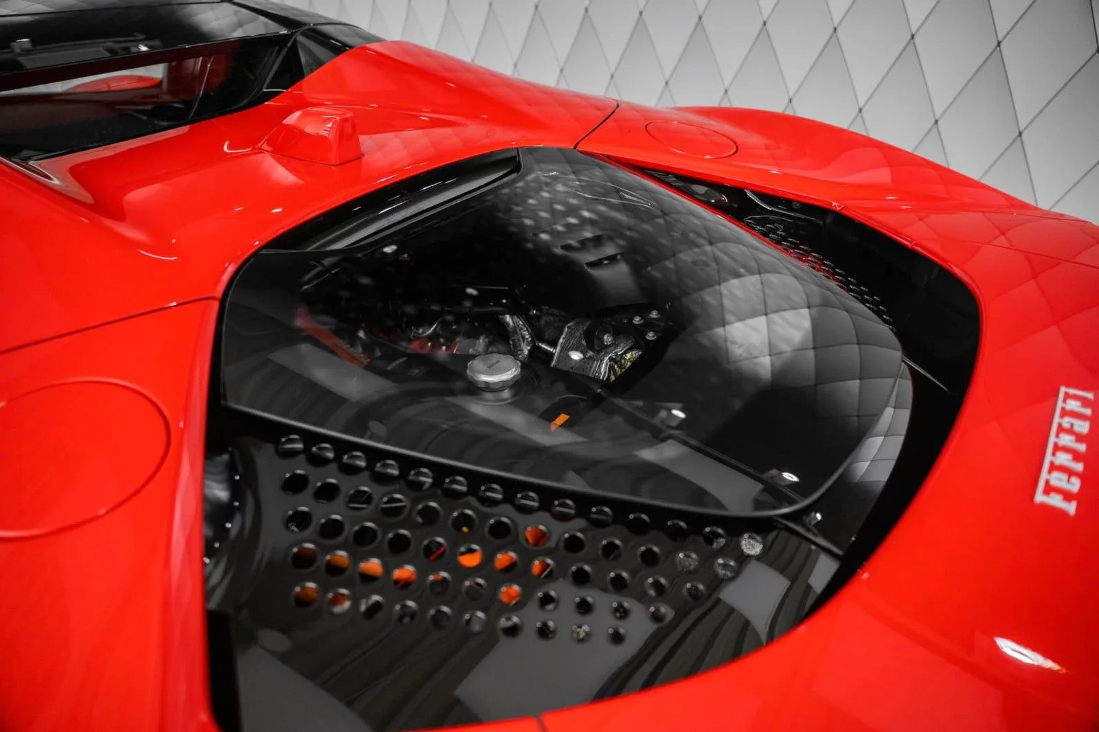2023 Ferrari SF90 Spider, 12/28