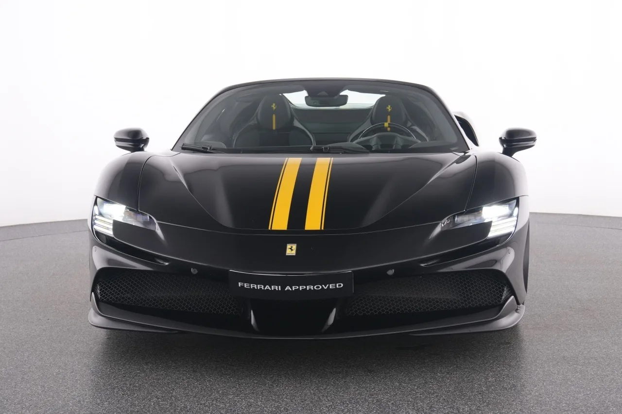 2023 Ferrari SF90 Spider angeboten von einem Fachhändler in Meerbusch, Deutschland, Hauptfoto