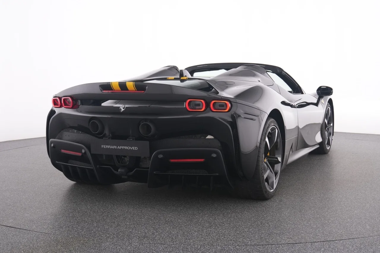 2023 Ferrari SF90 Spider angeboten von einem Fachhändler in Meerbusch, Deutschland, Foto 3 von 6