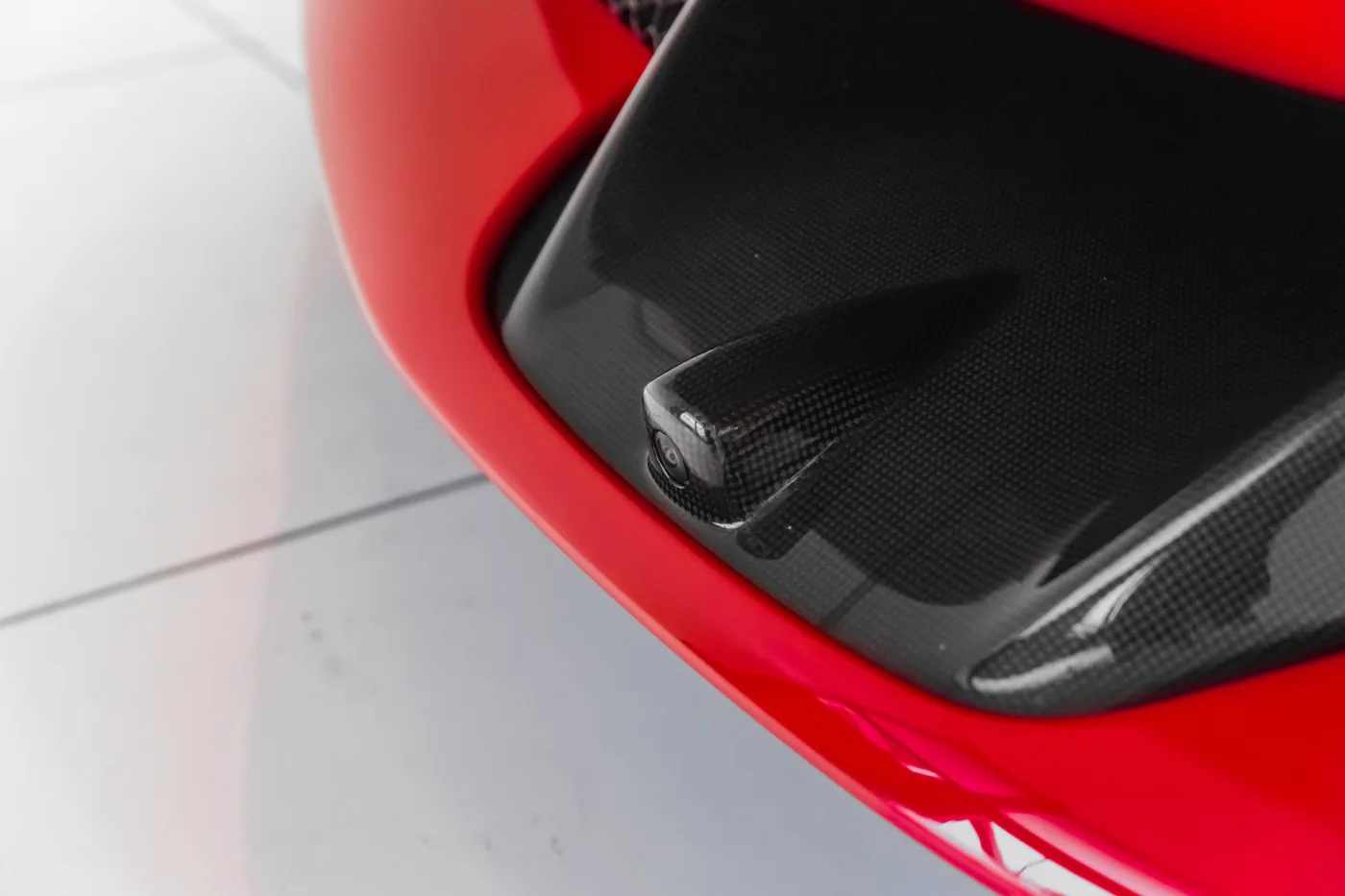 2023 Ferrari SF90 Spider offered by a specialist dealer in Hengelo, Netherlands, photo 12 of 15