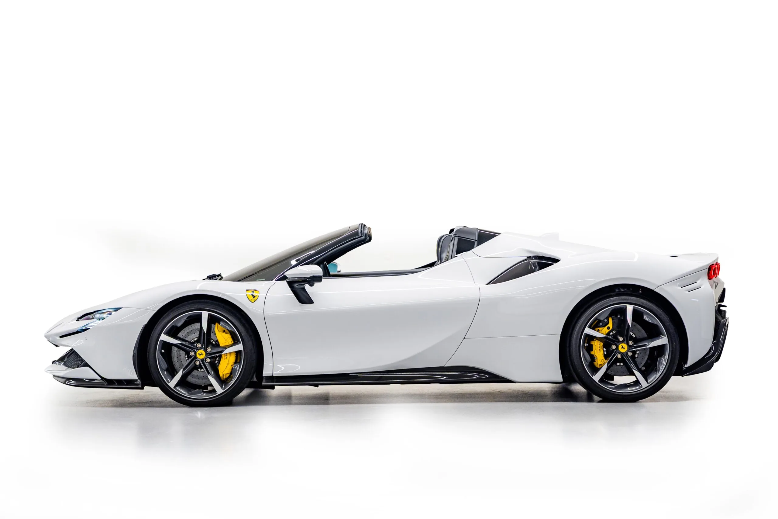 2023 Ferrari SF90 Spider, 6/23