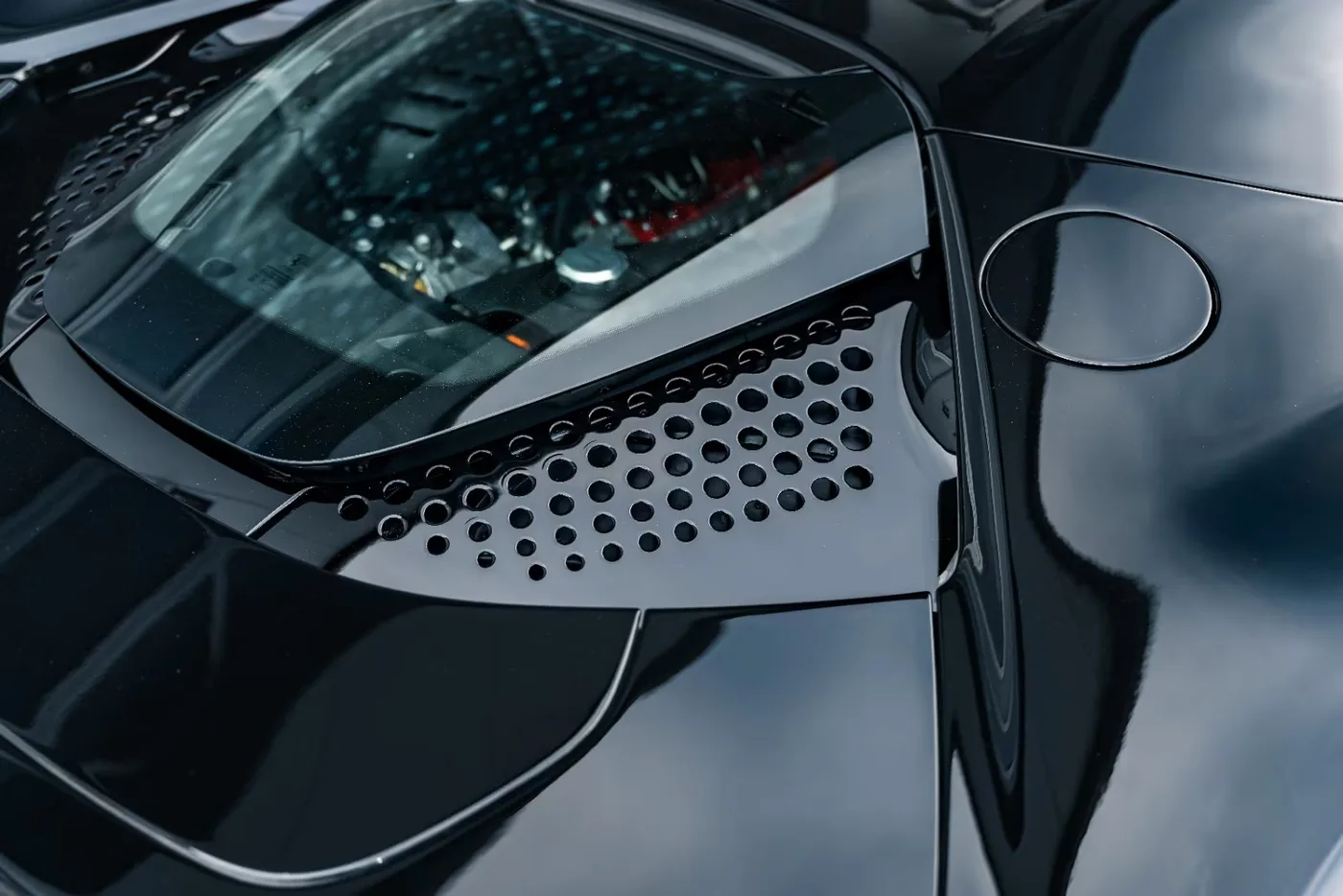 2023 Ferrari SF90 Spider angeboten von einem Supersportwagenhändler in Munich, Deutschland, Foto 20 von 21