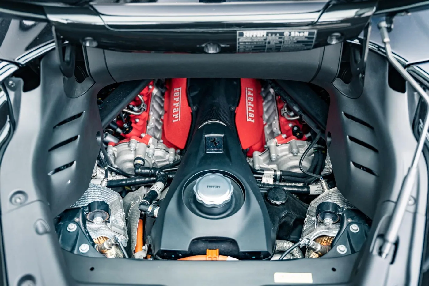 2023 Ferrari SF90 Spider angeboten von einem Supersportwagenhändler in Munich, Deutschland, Foto 21 von 21