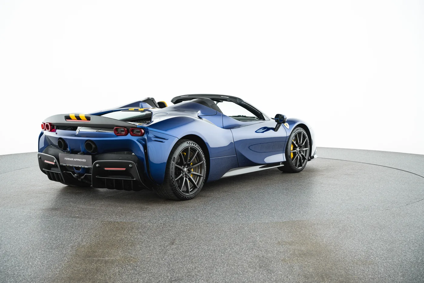 2023 Ferrari SF90 Spider angeboten von einem Fachhändler in Vösendorf, Österreich, Foto 3 von 15