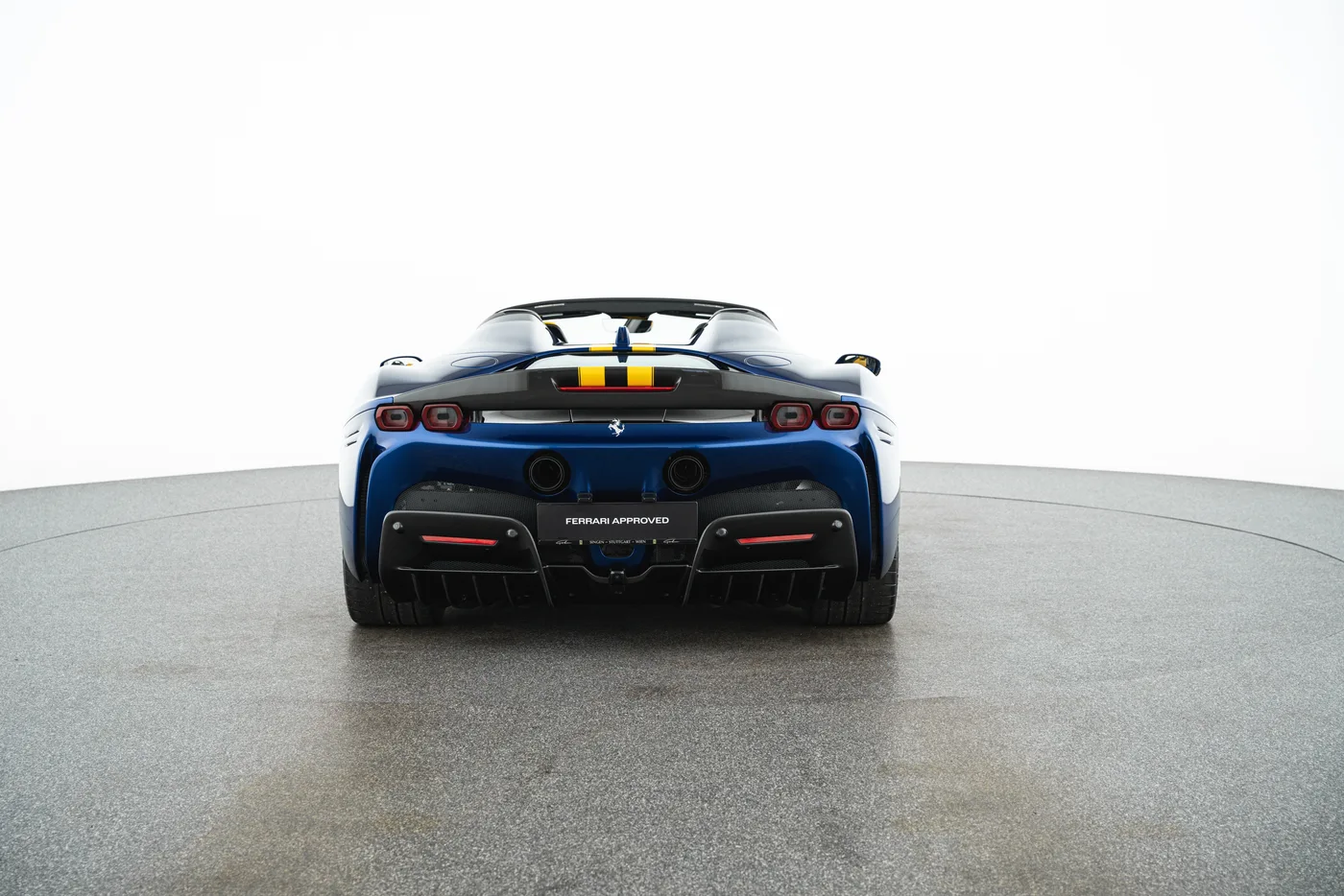 2023 Ferrari SF90 Spider angeboten von einem Fachhändler in Vösendorf, Österreich, Foto 4 von 15