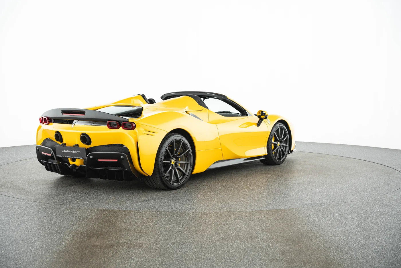 2023 Ferrari SF90 Spider angeboten von einem Fachhändler in Vösendorf, Österreich, Foto 3 von 15