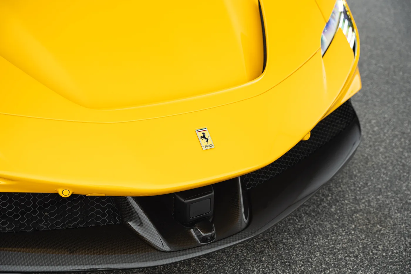 2023 Ferrari SF90 Spider angeboten von einem Fachhändler in Vösendorf, Österreich, Foto 11 von 15