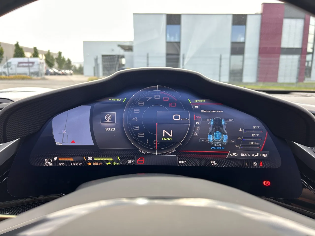 2023 Ferrari SF90 Spider Tailor Made, Cavalcade edition proposée par un concessionnaire spécialisé à Písek, Tchéquie, photo 21 sur 32